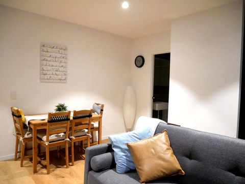 UrbanSuite The Wild Rosa Inn - Grafton Accommodation 19