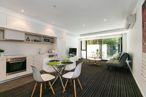 Complete Host Halo Apartments - Grafton Accommodation 5