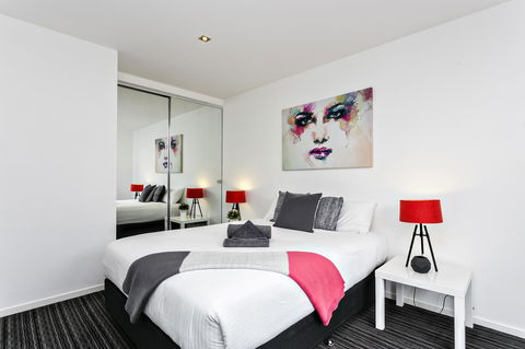 Complete Host Halo Apartments - Grafton Accommodation 42