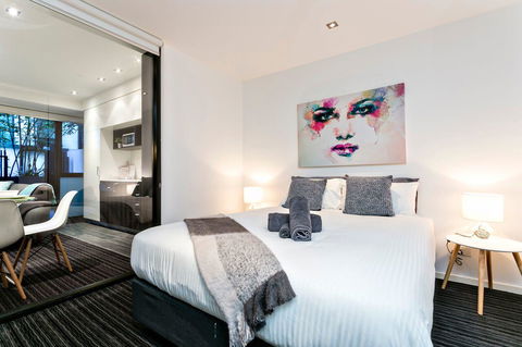 Complete Host Halo Apartments - Grafton Accommodation 2