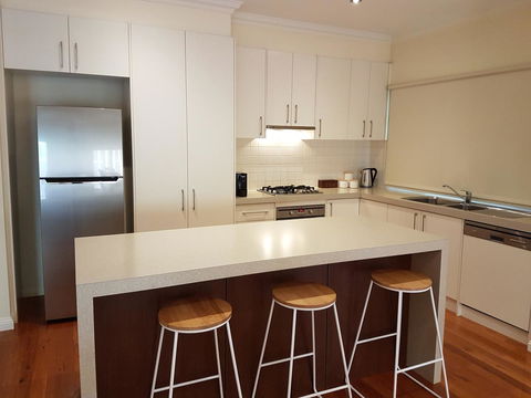 Healesville House - Fig Tree House - Grafton Accommodation 5