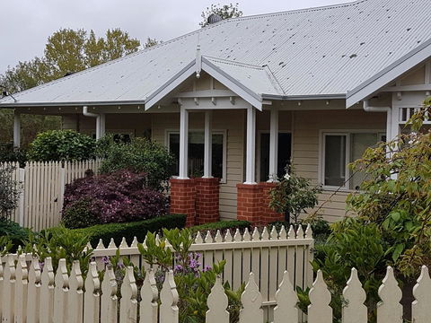 Healesville House - Fig Tree House - Grafton Accommodation 0