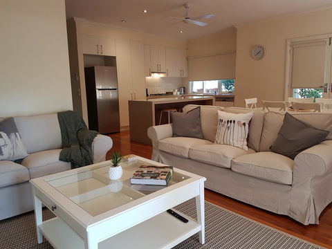 Healesville House - Fig Tree House - Grafton Accommodation 7