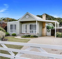 Cute Cottage on Cain - beach at end of street - Grafton Accommodation