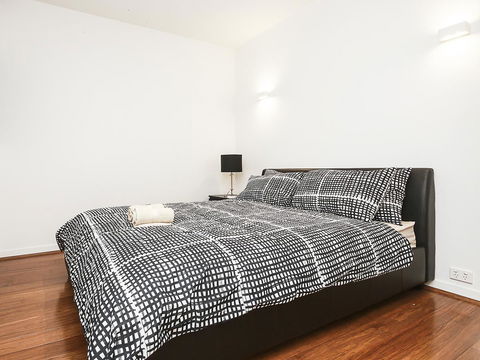 Mono Two On Flinders Street - Grafton Accommodation 2