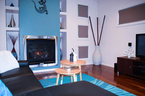 Blue Ridge Retreat - Grafton Accommodation 10