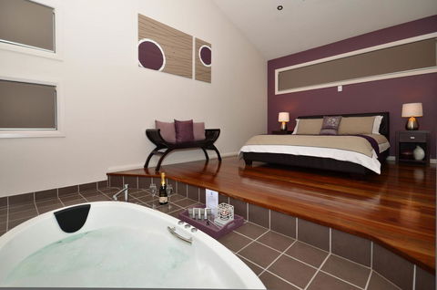 Blue Ridge Retreat - Grafton Accommodation 11