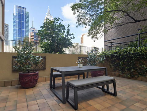 Melbourne Marriott Hotel - Grafton Accommodation 4