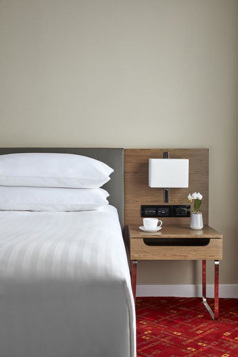 Melbourne Marriott Hotel - Grafton Accommodation 13
