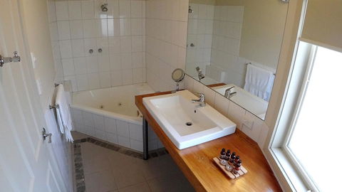 Two Truffles Cottages - Grafton Accommodation 15