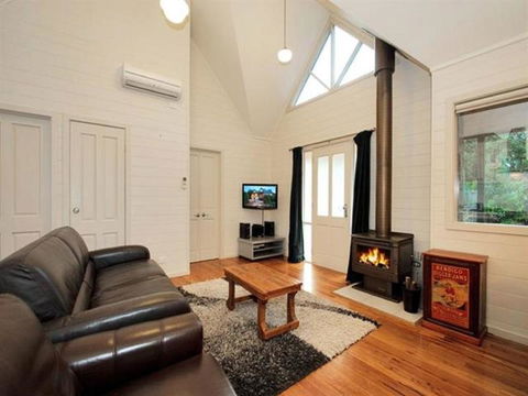 Two Truffles Cottages - Grafton Accommodation 5