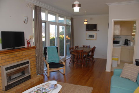 Green Grove - Grafton Accommodation 10