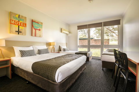 Burvale Hotel - Grafton Accommodation 0