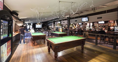Burvale Hotel - Grafton Accommodation 24