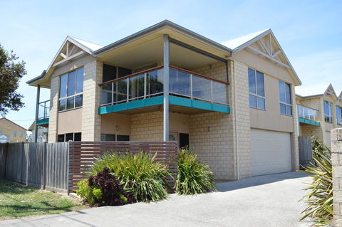 Ocean View Beach House - Grafton Accommodation 0
