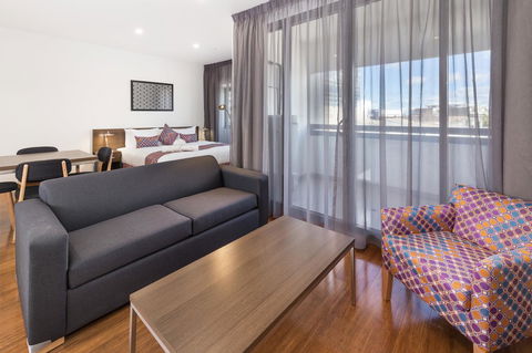 City Edge Dandenong Apartment Hotel - Grafton Accommodation 0