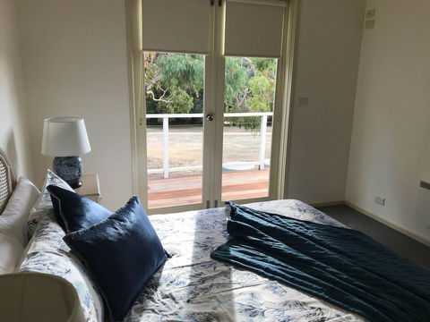 Lakeside Conti Villas - Grafton Accommodation 4