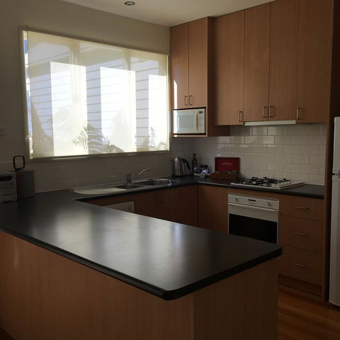 Lakeside Conti Villas - Grafton Accommodation 5