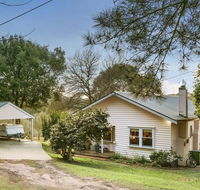 The Caretakers Cottage - Grafton Accommodation
