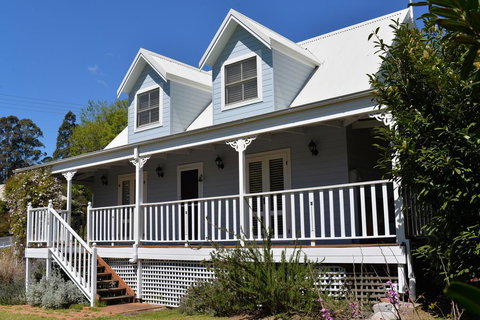 The Doll's House - Charming 2 Bedroom Cottage Just A Short Walk From The Village - Grafton Accommodation 1