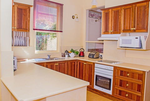 The Duck House - Grafton Accommodation 1