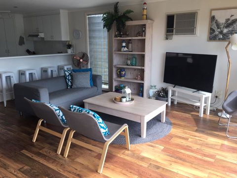 The Esplanade Holiday Home - Grafton Accommodation 1