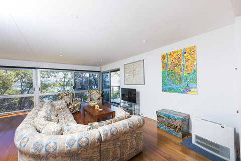 The Folly - Grafton Accommodation 2