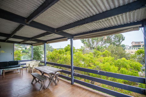 The Gee Beach House - Grafton Accommodation 1