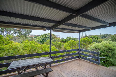 The Gee Beach House - Grafton Accommodation 3