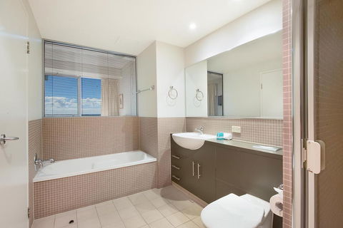 The Grand Apartments - Grafton Accommodation 3