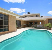 The Grand Holiday House - Grafton Accommodation