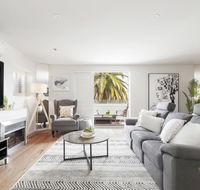 The Jetty Apartment by Ready Set Host - Grafton Accommodation
