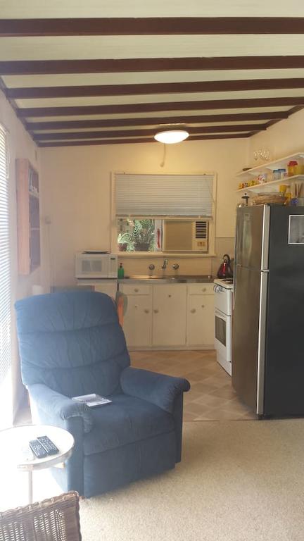 The Jetty Cabin Lakeside - Grafton Accommodation 3