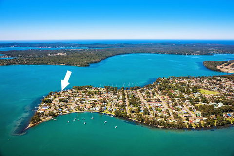 The Lake Escape - Grafton Accommodation 3