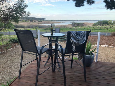 The Lakehouse - Grafton Accommodation 3