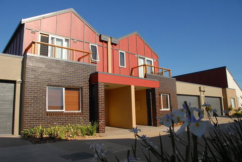 The Lakes Apartments - Grafton Accommodation 0