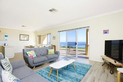 The Leafy Dragon - Grafton Accommodation 0