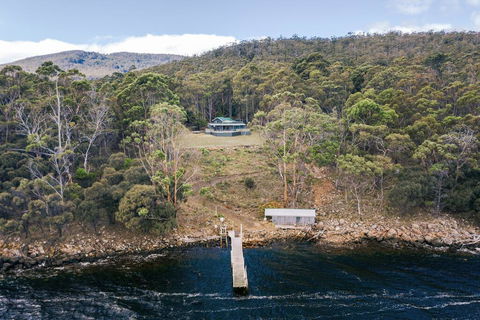 The Pier House - Grafton Accommodation 0