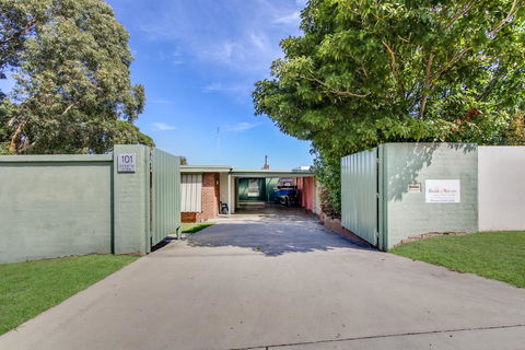 The Point - Grafton Accommodation 2