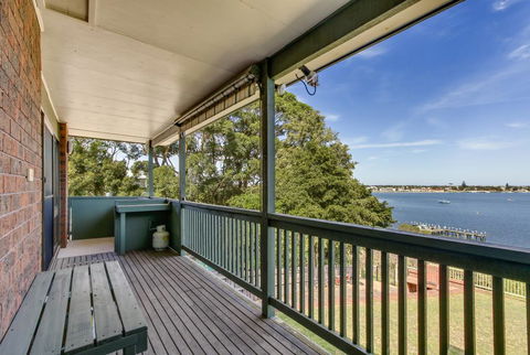 The Point - Grafton Accommodation 0