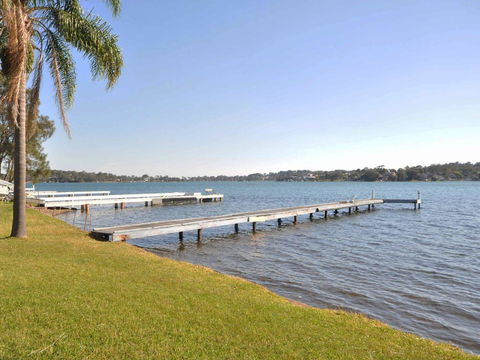 The Studio On The Lake @ Fishing Point, Lake Macquarie - Honestly Put The Line In And Catch Fish - Grafton Accommodation 0