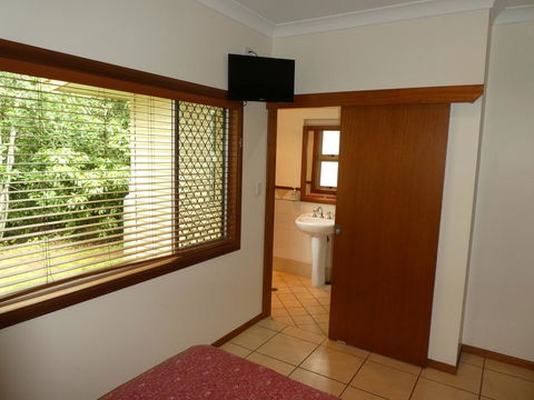 The Summit Rainforest Retreat - Grafton Accommodation 3