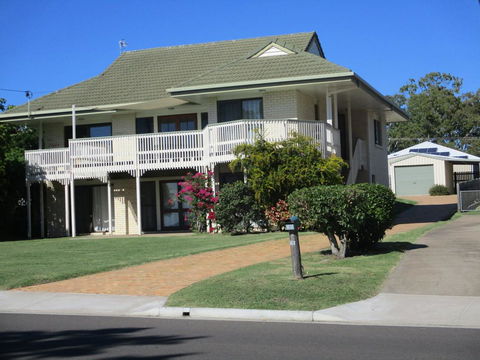The Sun And The Sea In Hervey Bay - Grafton Accommodation 0