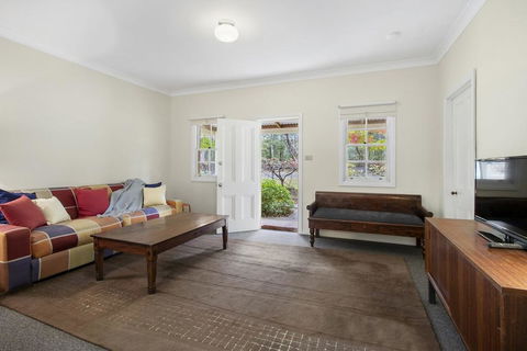 THE TEACHERS COTTAGE - Grafton Accommodation 0