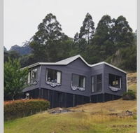 The Tin Dragon - Grafton Accommodation