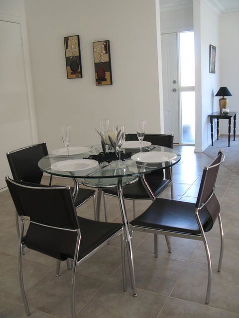 The Villa Kyabram - Grafton Accommodation 3