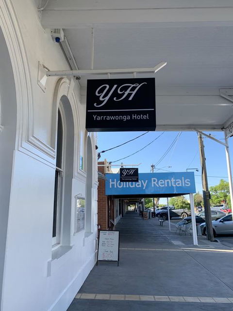 The Yarrawonga Hotel - Grafton Accommodation 2