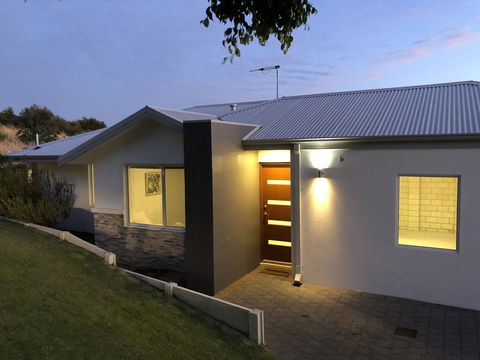 Three Bedroom, Two Bathroom Family Home - Grafton Accommodation 0