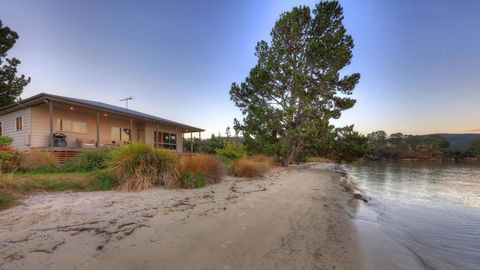 Tides Reach - Grafton Accommodation 1