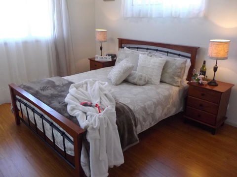 Tinaroo Sunset Retreat - Grafton Accommodation 3